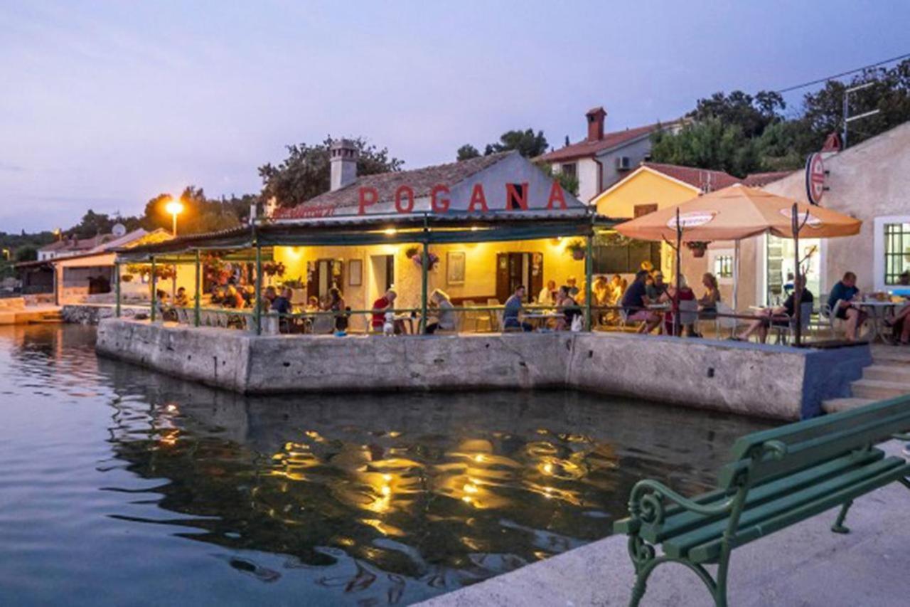 Apartments Ana Pogana Punta Križa 外观 照片