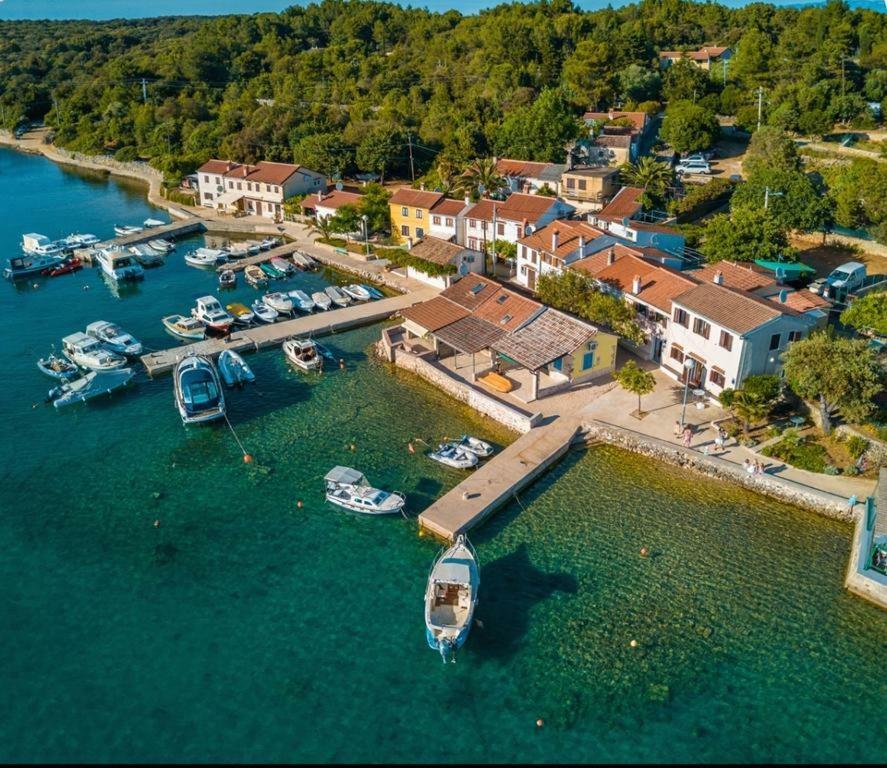 Apartments Ana Pogana Punta Križa 外观 照片